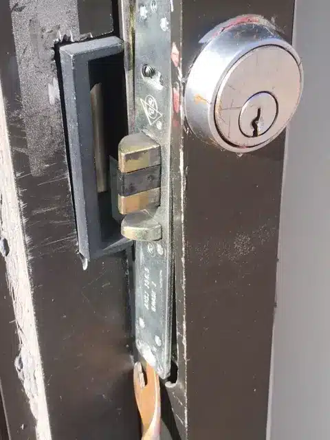 innbrud ytter dør vrio lås og nøkkel